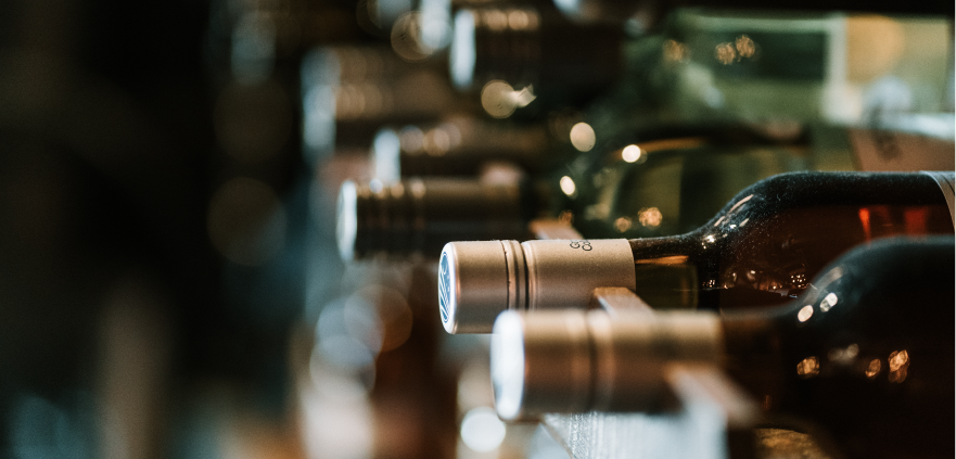 Cave à vin : nos conseils pour mettre en valeur vos bouteilles de