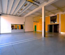 Quai de déchargement de l'agence de garde-meuble Leader Box Toulouse Centre - Rue des Chalets