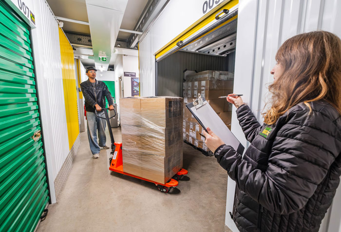 Location d'un box de stockage professionnel Leader Box