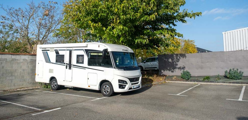 Place de parking pour camping-car chez Leader Box à Toulouse