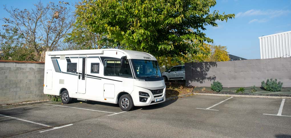 Place de parking pour camping-car chez Leader Box à Toulouse